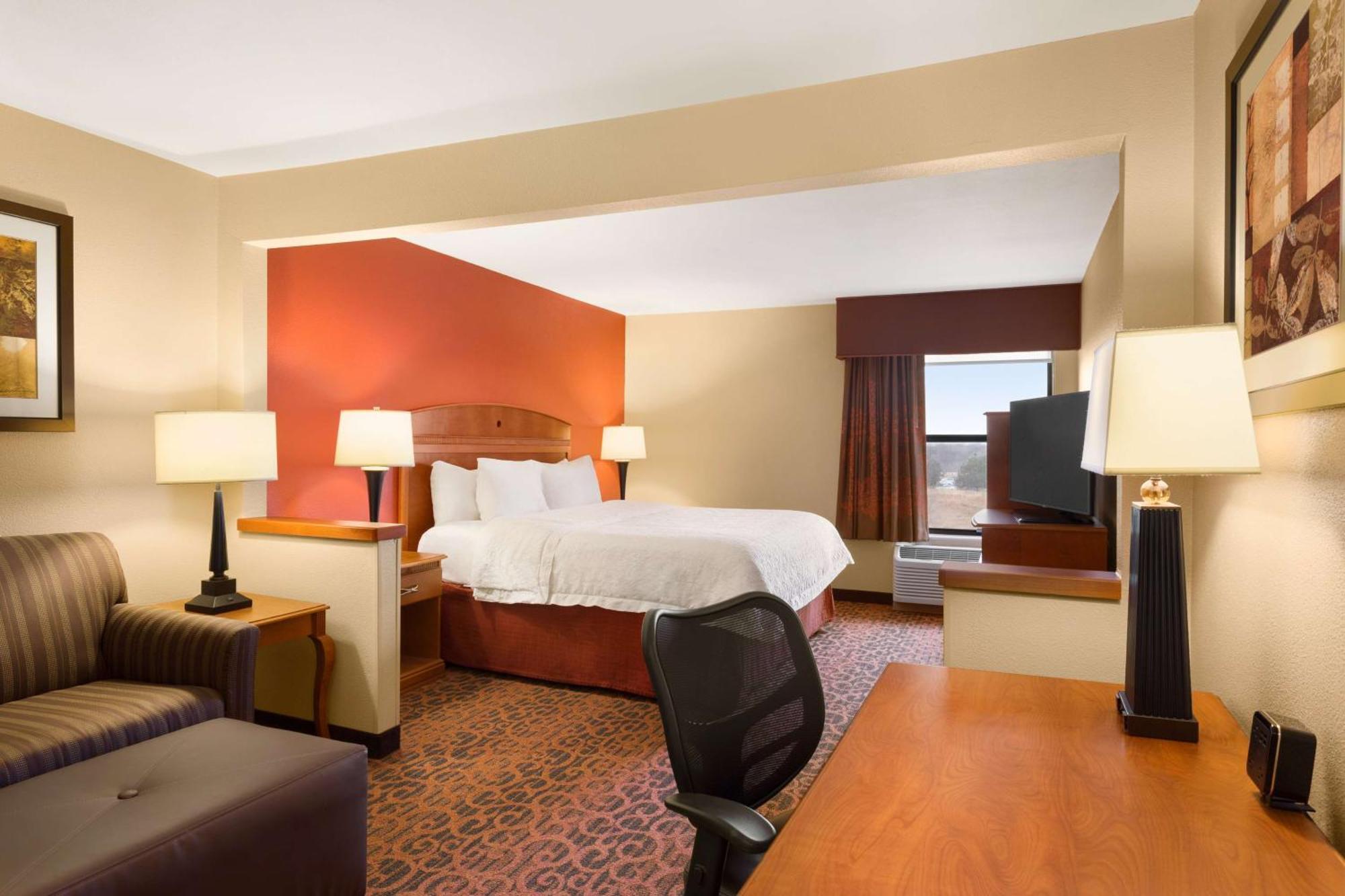 Hampton Inn Wichita-East Exterior photo